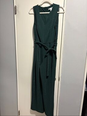 London Times Dark Green Sleeveless Jumpsuit with V-Neck and Tie Waist